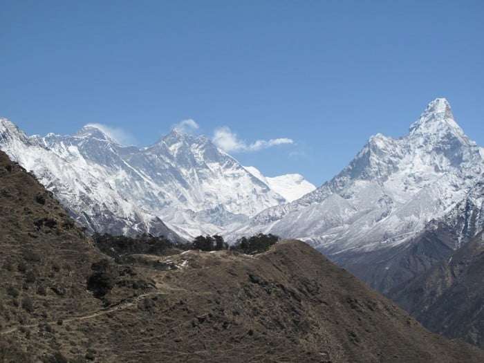 nepal trekking season