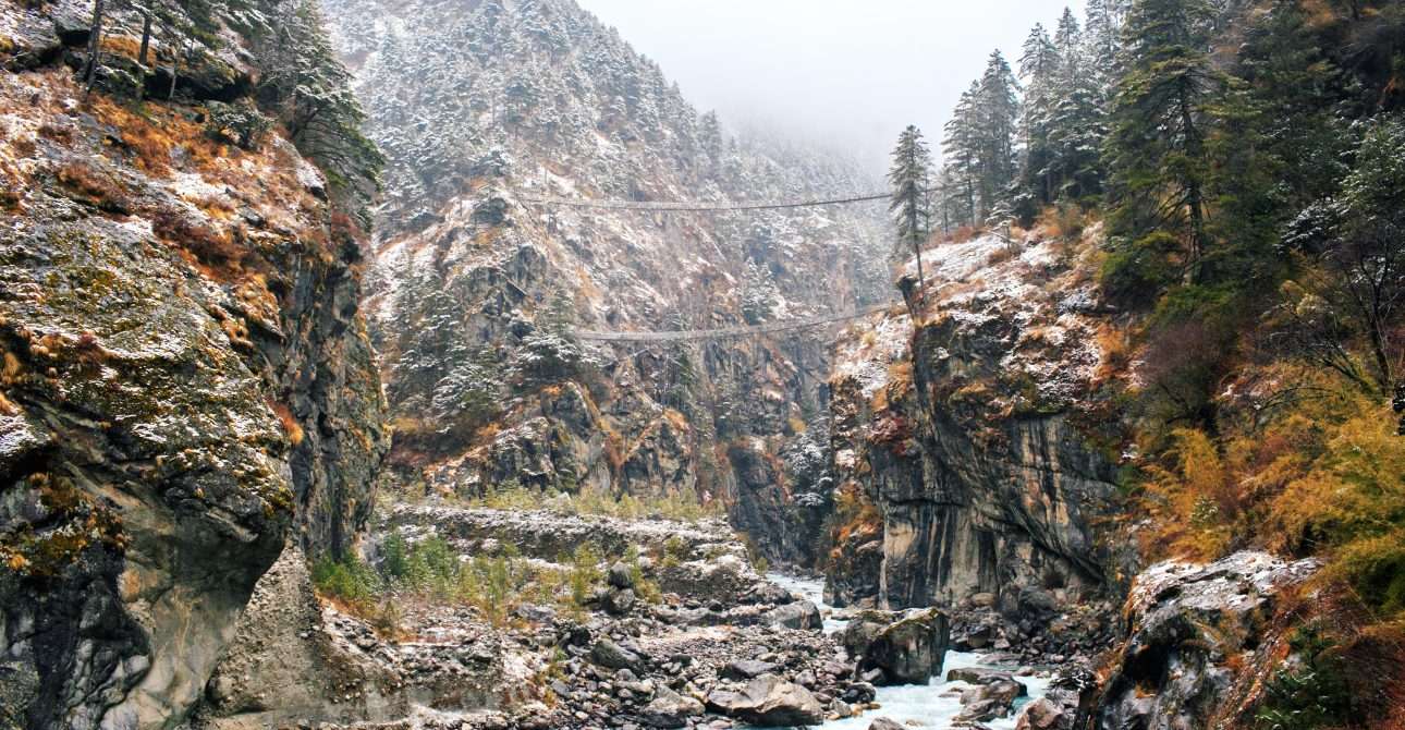 10 Essential Trekking Safety Tips Nepal Travelers Must Know in 2025 / 2026 🚶‍♂️✨